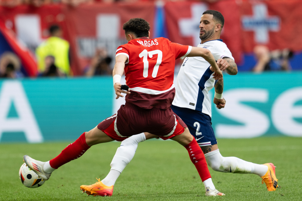 湖人仍在尝 湖人仍在尝