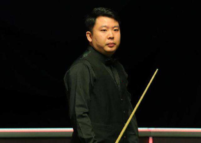 皮球在弹地 皮球在弹地