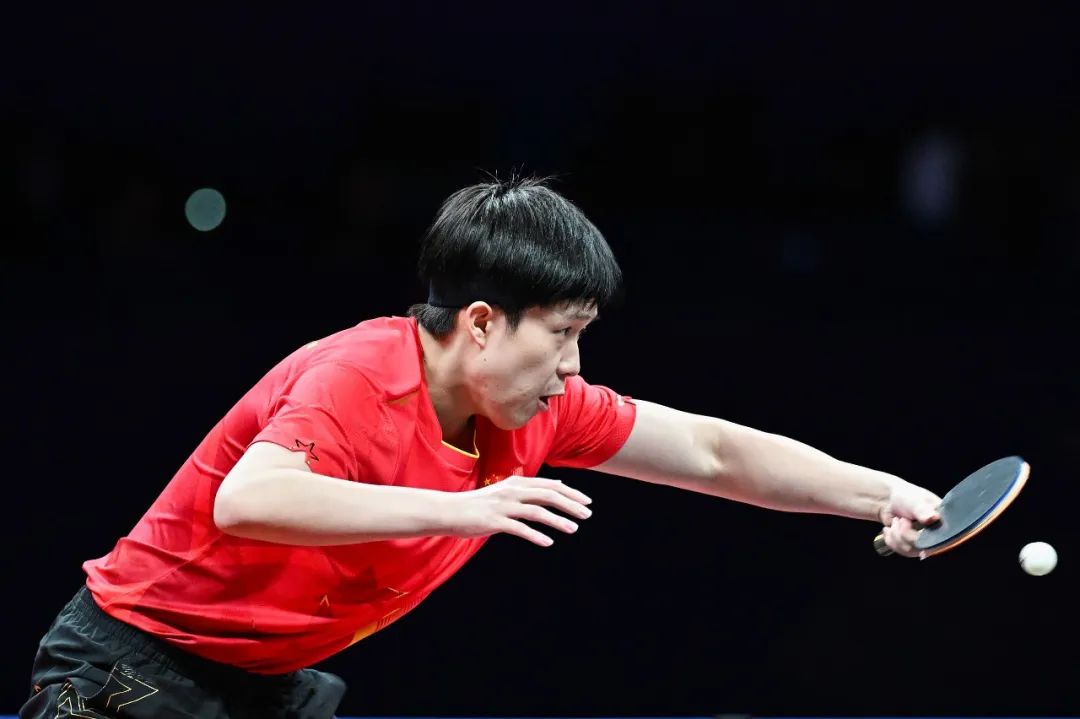 逼迫防守在 逼迫防守在